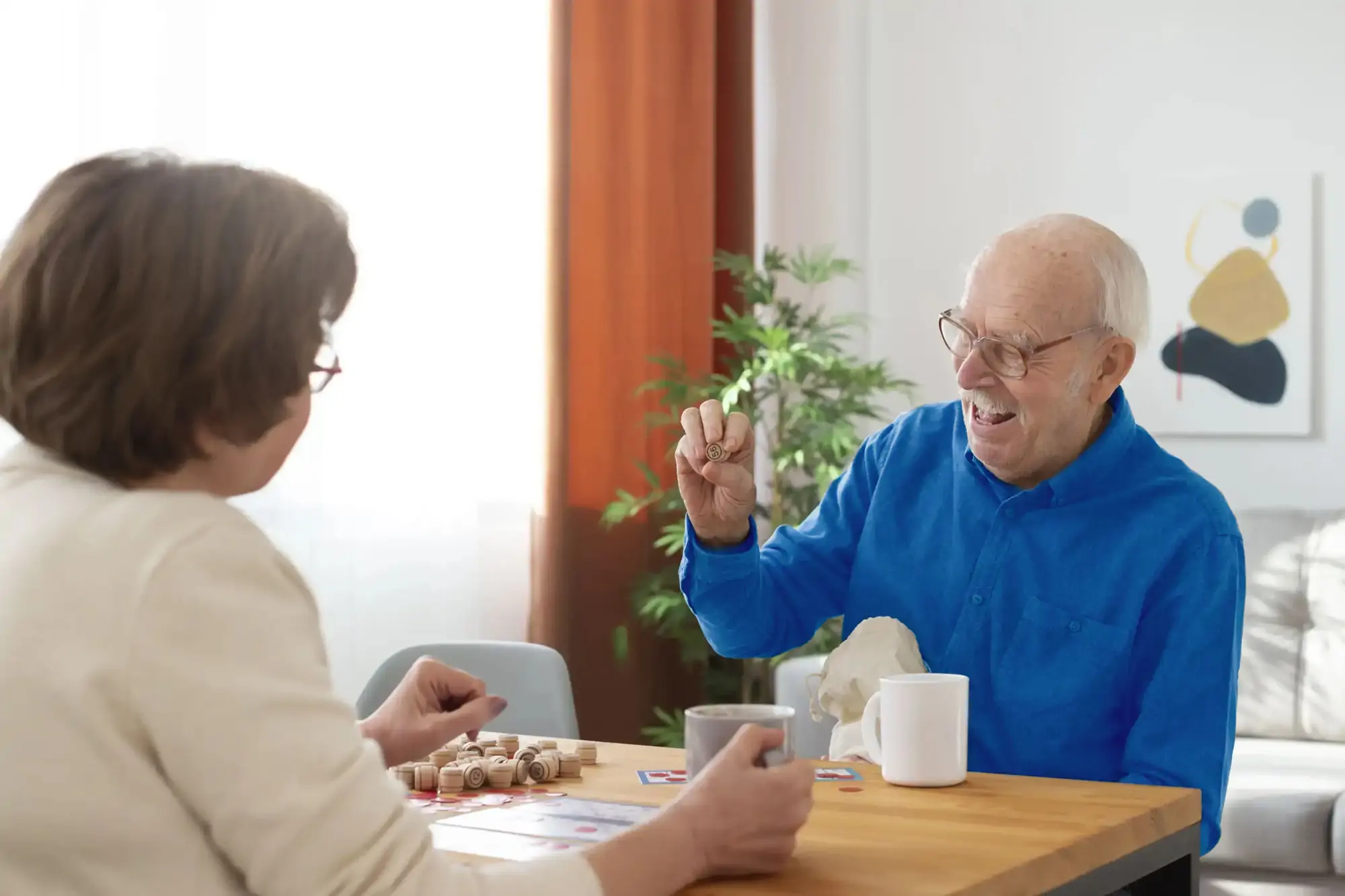 Encontre o lar ideal para o seu sénior, adaptado às suas necessidades.